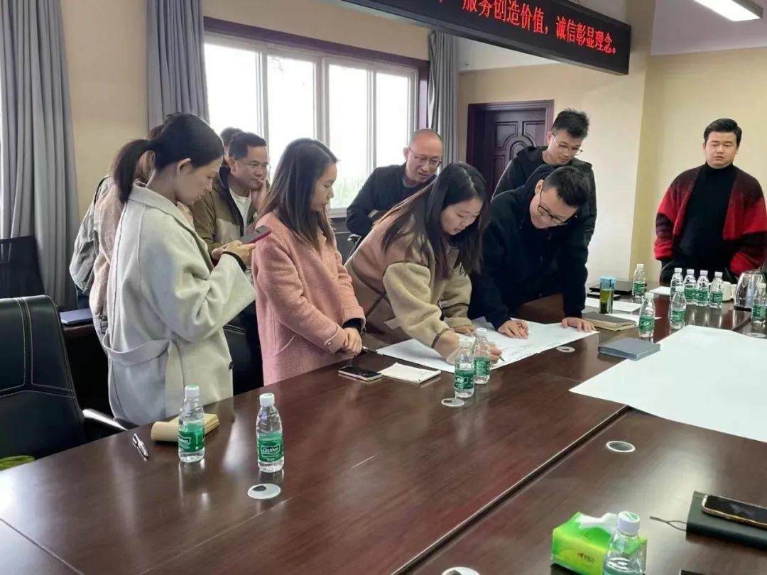 华体会手机网页版管理层持续学习进行中…
